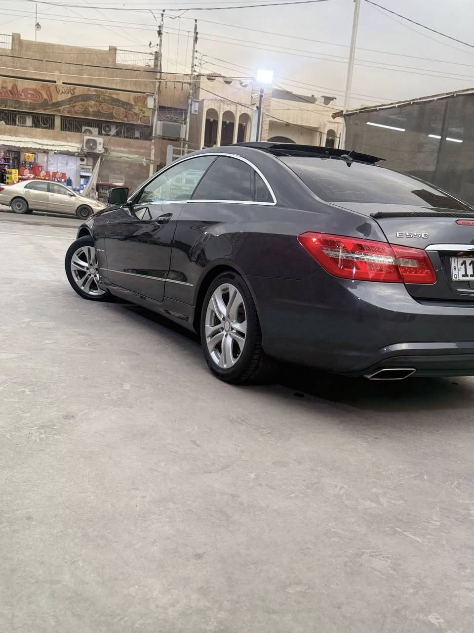 مارسدس كوبيه E550 AMG
الموصفات:♦️
١-فتحه 
٢-كشنات كهرباء 
٣-ستيرن كهرباء تدفئه 
٤-اشاير مري
٥-كشنات خزن ميموري
٦-قطعتين تبريد 
٧-شاشة ماوس
٨-برده خلفية كهرباء
٩-ارقام وسنوية وهزة جدد
١٠-دبشول وبيبان وسترين فايبر كاربون بلاد
فول موصفات كير ومكينه وكهربائيات مكفول كفاله عامة بدون اي نقص  عدا صبغ حزام اثر شخوط للجمالية 
السعر ١٦٨ وبيه مجال بسيط ..◼️
العنوان:بغداد الكاظمية المقدسة◼️
للاستفسار:***********◼️
