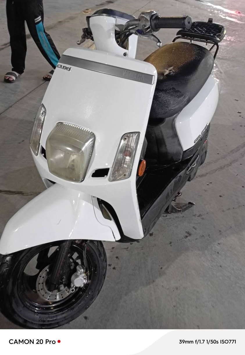 سلام عليكم دراجه بوليس لبيع دراجه نضيفه وخير من الله ما ناقصه شي نضيفه تجي تفحص ومكينه خير من الله السعر 900 وبيهه مجال قليل مسيب حي الميثاق ***********
