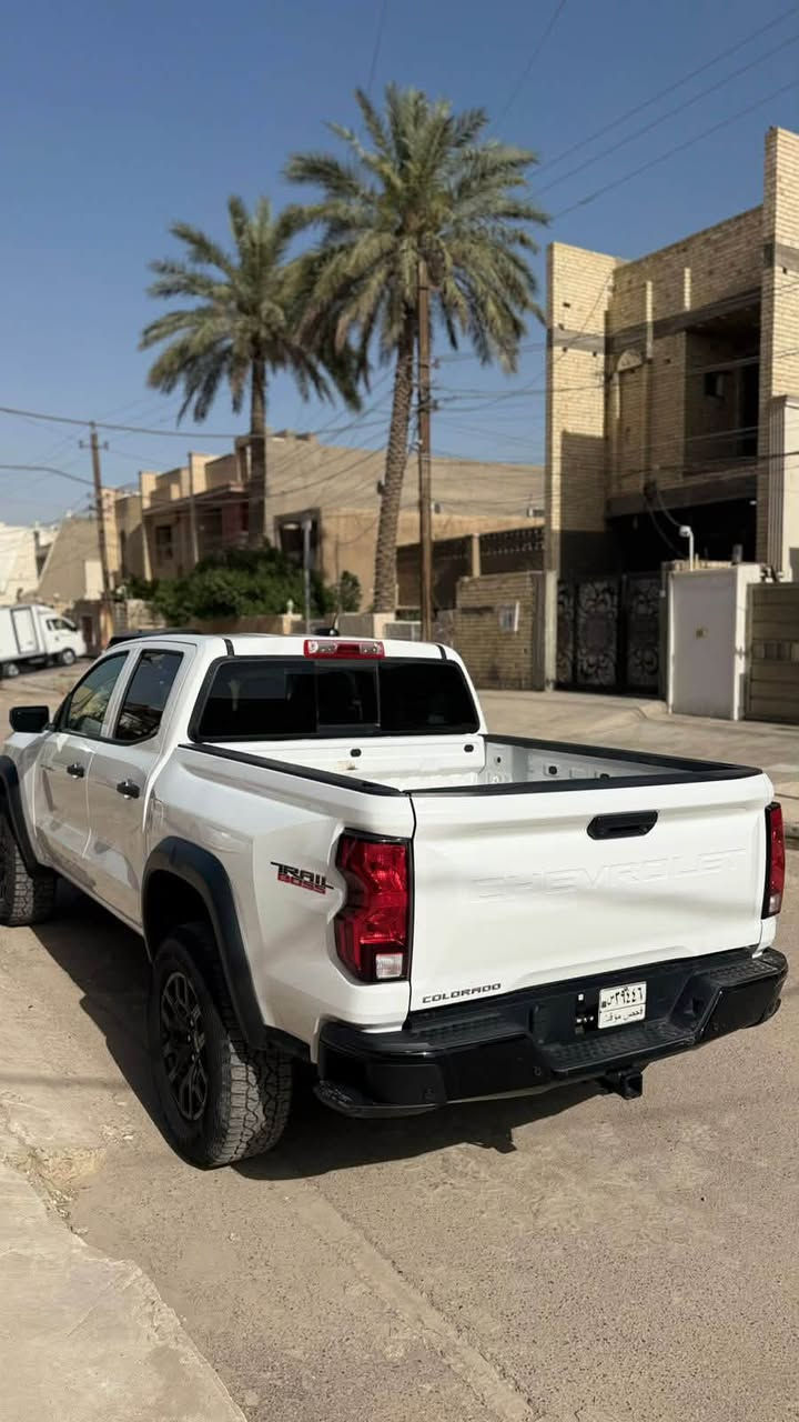 شوفر ليت كولرادو TRAIL BOSS 2025 ماشيه 10mi فول مواصفات مرقمه او جاهزه كتاب شهداء بسمي حادثها جداً بسيط بدون أي تبديل كولشي موضح بلصور سعر 230$ بيها مجال عنوان سياره 
 بغداد/الأمين ثانيه /معلمين
***********
