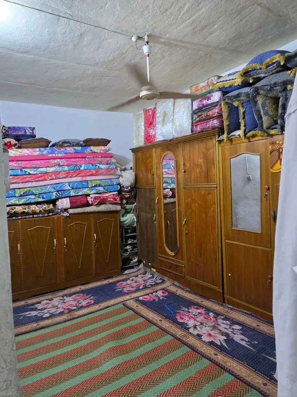بيت للبيع طابقين طابو صرف مساحه 125متر  بي 3غرف نوم وأستقبال وصالة  ومطبخ وصحيات داخلية وخارجية السعر 92 وبي مجال 
  والعنوان حي الحضاره قرب ابو رضا الكصاب البيت الي بصف الركن الأستفسار أتصل ***********#*********** 
*********** او مراسلة الصفحة
