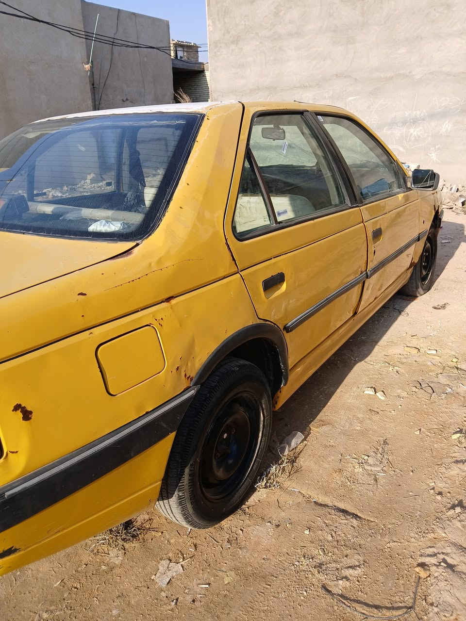 سلام عليكم بيجو روا 2010 محور كير ومكينه اوتوماتيك مصفرة غرامات بس عليها هيئه السعر 13 وبيه مجال مكان كربلاء رقم ***********
