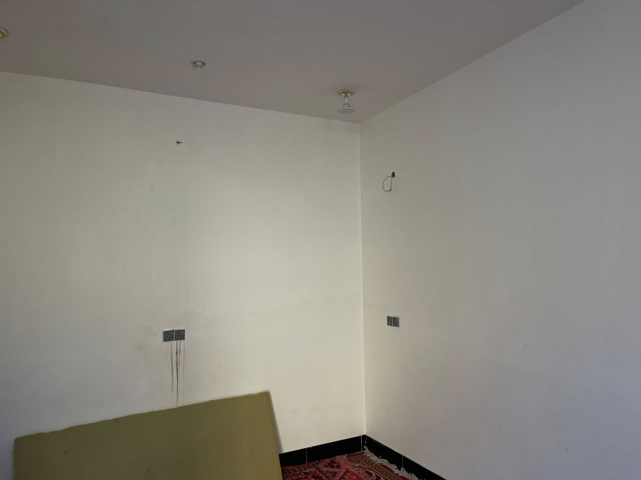 لبيع بيت زراعي

* الموقع: شارع المهندس
* المساحة: 150 م²
* بناء حديث
* يتكون من:
    * غرفتين
    * صالة استقبال
    * مطبخ
    * صحيات داخلية وخارجية
* الخدمات:
    * مجاري
    * ماء
    * كهرباء
* البناء من الطابوق والكونكريت

📞 للاستفسار والاتصال


**إذا كنت صاحب هذا الإعلان وتريد حذفه لأي سبب، رجاءا أرسل رسالة إلى الدعم الفني**