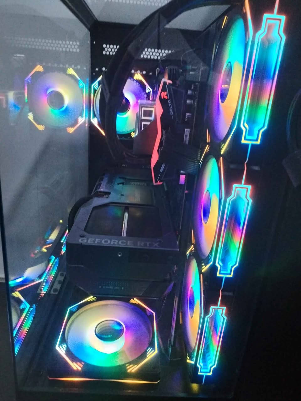 لۆکە پاکەت و هەموو شتێکی لەگەڵە لەبەر 6 GTA  ئەی فرۆشم بۆ پلەیستەیشن 5

Processor (CPU):
AMD Ryzen 7 7800X3D 8-Core Processor, 4201 MHz, 8 Core(s), 16 Logical Processors

CPU Cooler:
Deepcool 360mm Liquid Cool LT720 Infinity Series Anti-Leak ARGB

Built in GPU:
AMD Radeon(TM) Graphics (486 MB)

GPU:
NVIDIA GeForce RTX™ 5070 Ti GAMING OC 16G (3 Fan Thick Edition)

RAM:
32GB 6000 MHZ Black RGB

Storage:
1TB SSD Samsung Q870 EVO 2.5

Motherboard:
B650 GAMING PLUS WIFI (MS-7E26) Commando Edition

PSU:
MSI 850 Watt Black Gold Rated 

Case:
Gilgamesh Black 10 ARGB Fan 3 Side Glass with back mount 360mm السليمانية, العراق


**إذا كنت صاحب هذا الإعلان وتريد حذفه لأي سبب، رجاءا أرسل رسالة إلى الدعم الفني**