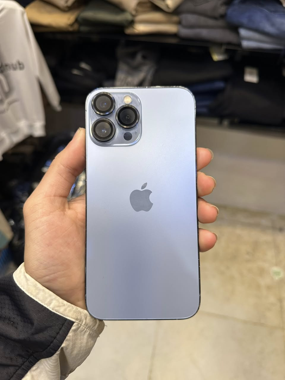 السلام عليكم ايفون 13برو ماكس لون بحري الجهاز كلشي بي بلادي فقط مبدل بطارية ونسبة البطارية 100% ذاكرة  128 تك سيم السعر 700 وبي مجال بسيط


**إذا كنت صاحب هذا الإعلان وتريد حذفه لأي سبب، رجاءا أرسل رسالة إلى الدعم الفني**