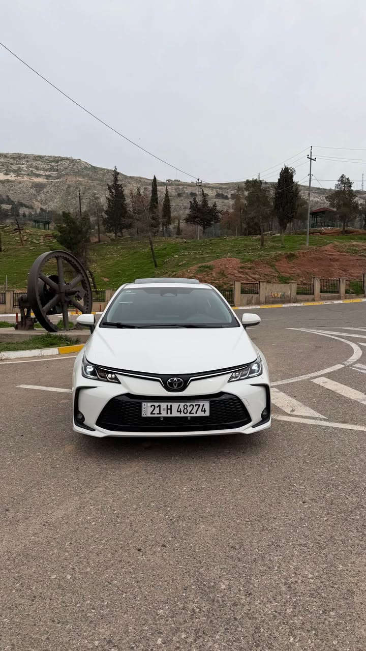 کۆرۆلا مۆدیل 2025 HEV کوشین جلد سلاید بێ بۆیاخ بێ شوخت هیچی پێوە نیە کتابی جام رەشی لەگەلە 15 هەزار رۆیە چەمبەری LED بۆ بەستراو دەعامی پێش پشت هەردوو دۆسەی PPF کراوە گاعی قالبی بۆ داندراوە وەک سفر وایە نرخی 158 وەرەقە (شوێن_کۆیە ) *********** كويسينجاك, أربيل
