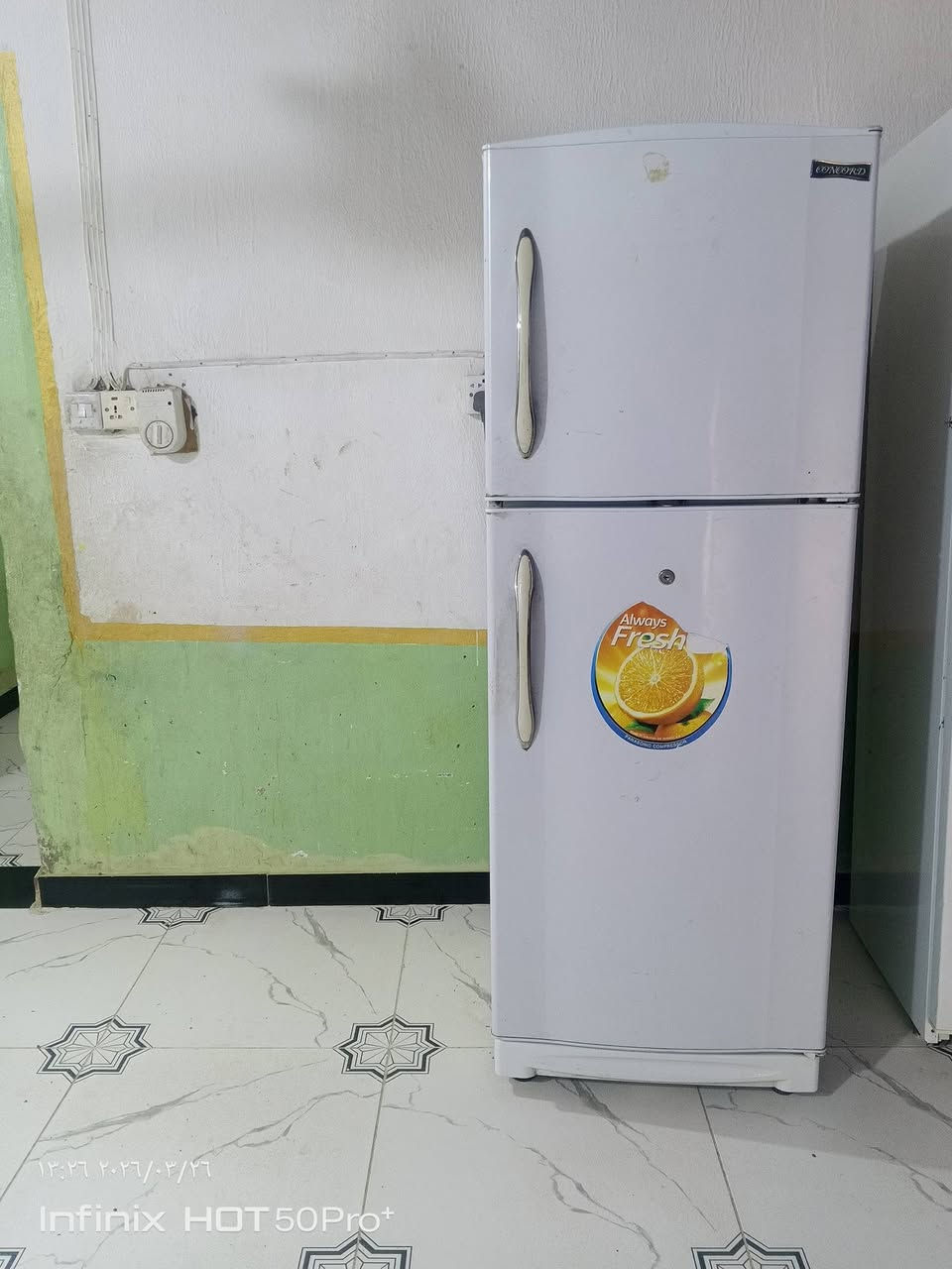 ثلاجه لبناني كونكورت شرط الشغل  الحجم18قدم***********
