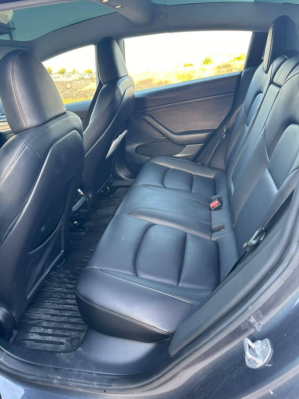 للبيع 
تسلا dual motor
سرفز مود شغال لحد 2033
يعني تكد تكنك ويا الشركة عن طريق الانترنيت 
تسوي ابديت للبرامج بلاش
ويا 3 كارت شركة
صبغ:
جاملغ خلفي صبغ بدون دواخل
و جاملغ امامي مبدل نفس اللون 
ماشي 50.000 كم
مكان السيارة سليمانية
سعر 165$
وياها نضام شحن كامل 
سريع و بطيء
*********** السليمانية, العراق
