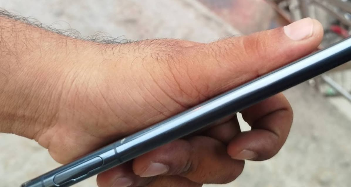 سوني 5 مارك 3 
نضيف جداً مكفول تصال وشحن قوي بطاريه 4500 

مكان البصرة تصال سعر 210 
***********
