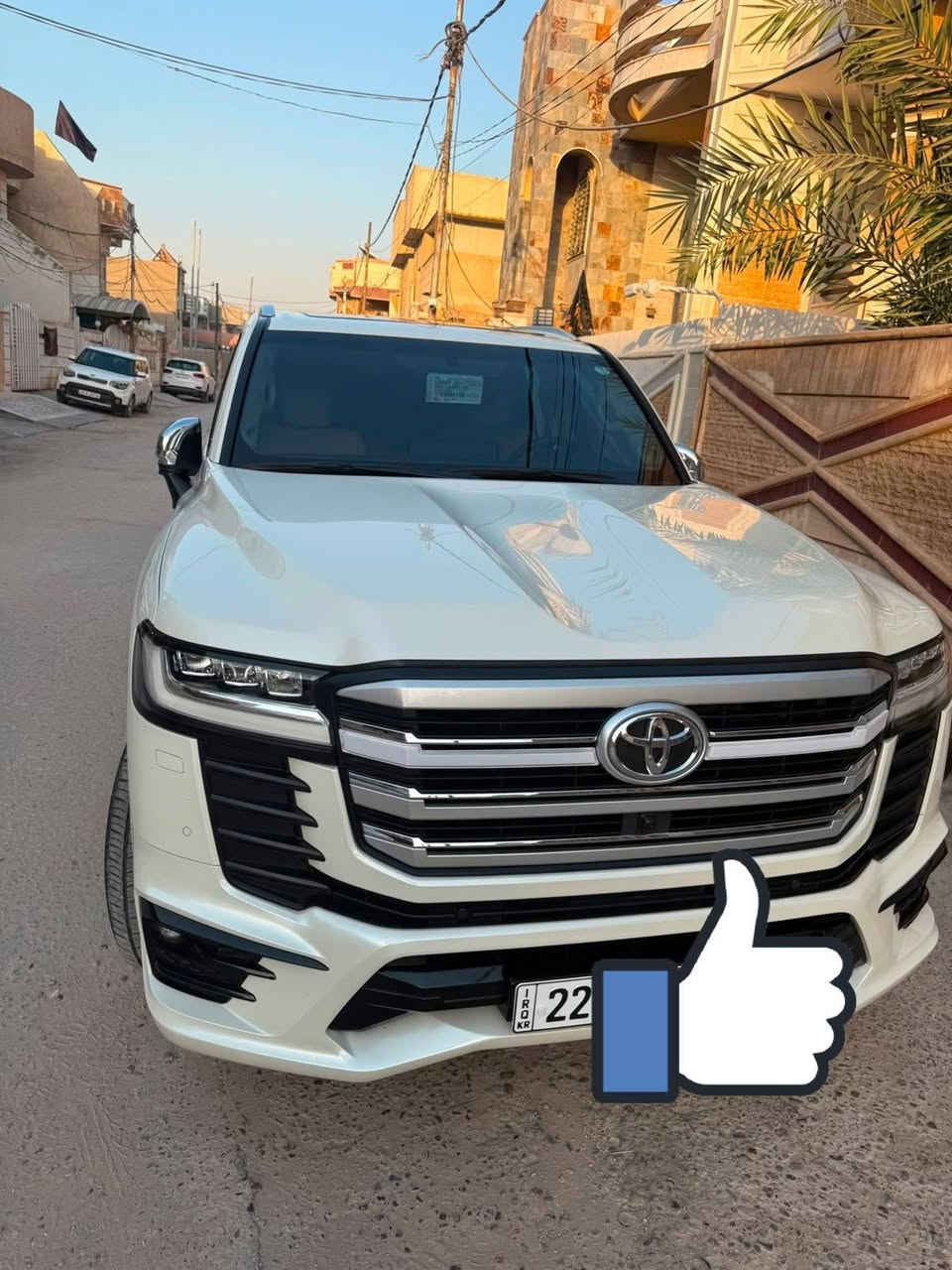 ​✨ تويوتا لاندكروزر  (VX LIMITED) - للبيع ✨مديل ٢٠٢٤ شركه جيهان
سيارة بحالة الشركة (زيرو) وبكامل مواصفاتها الفاخرة: ماشيه 20 الف كيلو 

​الفئة: VX Limited (تويوتا لاندكروزر )

​اللون: أبيض لؤلؤي مميز

​الداخلية: بيج مخمل/جلد راقي مع ديكورات خشبية

​اللوحة: أربيل (كردستان العراق - رقم مميز)

​أنظمة الأمان: مجهزة بنظام السلامة TSS (Toyota Safety Sense). 

​الشاشة والترفيه: شاشة كبيرة مركزية مع نظام صوتي فاخر من JBL. 

​شاحن لاسلكي للواتف Smart Wireless Charger.

​ذاكرة حفظ وضعيات المقاعد (Memory Seats).

​تبريد وتدفئة المقاعد مع تحكم كلي.

​زر تشغيل ذكي (Engine Start/Stop).

​نظام الزحف (Crawl Control) ونظام القيادة الوعرة (DAC).

​تحكم بالدفع الرباعي H4 / L4 مع محدد السرعات (Speed Select).

​فرامل يد إلكترونية + نظام Auto Hold.

​شباك أمامي كروم مع لمسات رياضية بالصدمات.

​جنوط (رنغات) ألمنيوم كروم حجم كبير.

​عتبات جانبية ومقابض كروم.

​منفذ كهرباء خلفي AC 220V 100W مع أرضيات حماية أصلية.

​قلاب خلفي (Hook) وسكك سقفية.
سياره بيها كتب تضليل 
​📌 حالة السيارة: ممتازة جداً وبحالة الزيرو (نظافة تامة داخلياً وخارجياً).
العنوان /بابل 

​📞 للإستفسار والسعر: التواصل عبر الخاص أو الاتصال على الرقم: ***********
