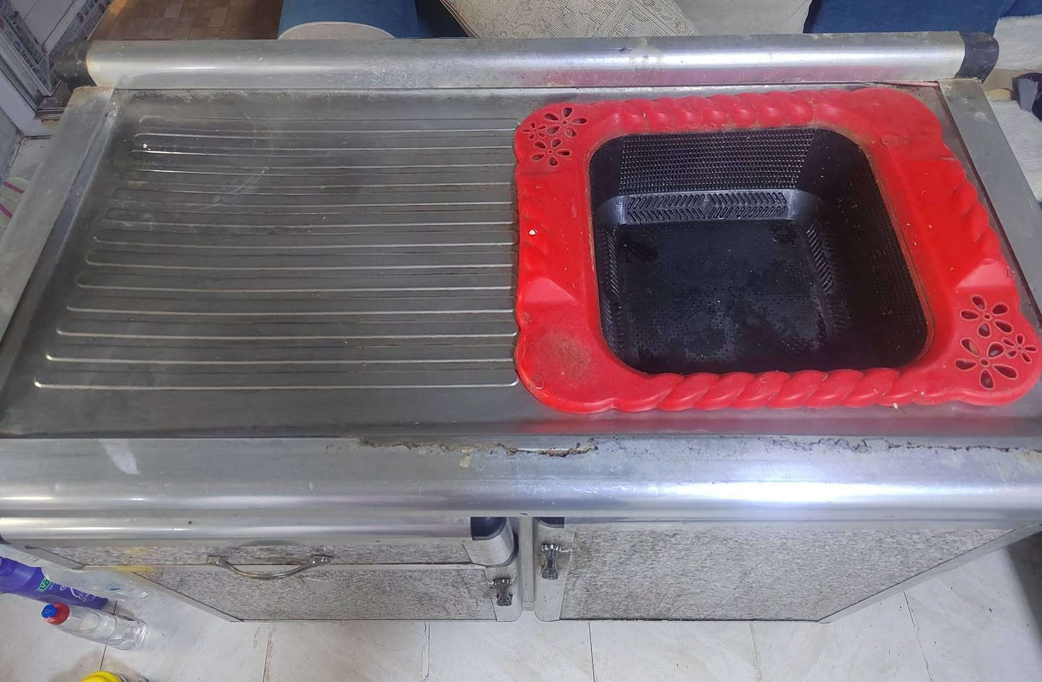 السلام عليكم سنك أبواب عدد2 وجراره واحد للبيع
السعر ع الخاص وبي مجال 
رقم الهاتف ***********
