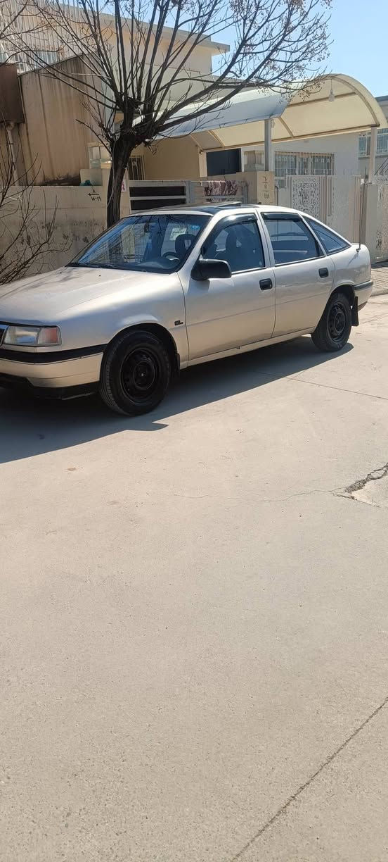 السلام عليكم
فكترا 92 محرك 16 أصل 20 كير عادي سياره حلوة وكاعده بدون حادث بدون خياسات صبغ عام للجماليه رقم بغداد مشروع وطني تحويل ثاني يوم مكانها السليمانيه

سعر 37 بيها مجال 
***********
