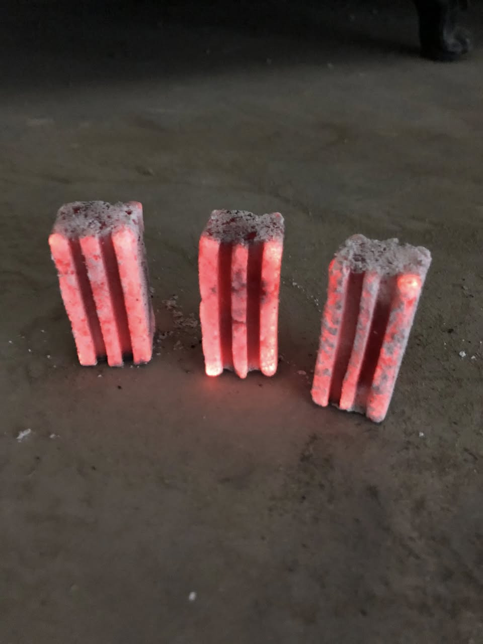 السراج لتجارة الفحم الطبيعي الاندنوسي
فحم اندنوسي طبيعي من قشور جوز الهند ١٠٠٪؜
خالي من الرائحة والغاز
مدة احتراق طويلة 
رماد قليل 
***********
