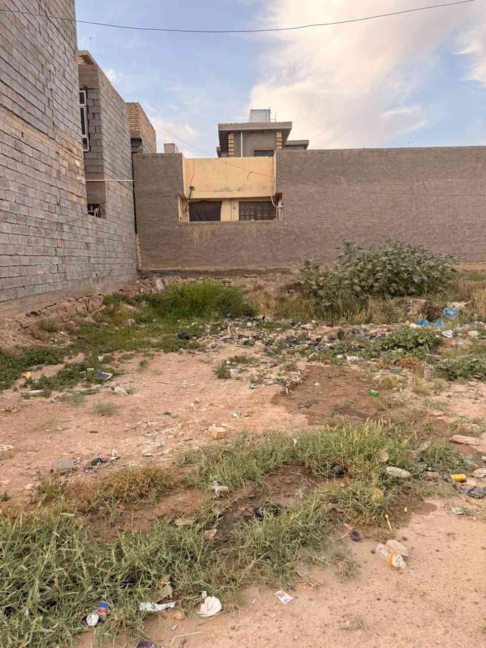 قطعة أرض لبيع في الصقلاوية شهداء الثانية قرب جامع عبدالله الكيلاني المساحة 150متر بيها سند طابو صرف تحويل ثاني يوم الهاتف***********
