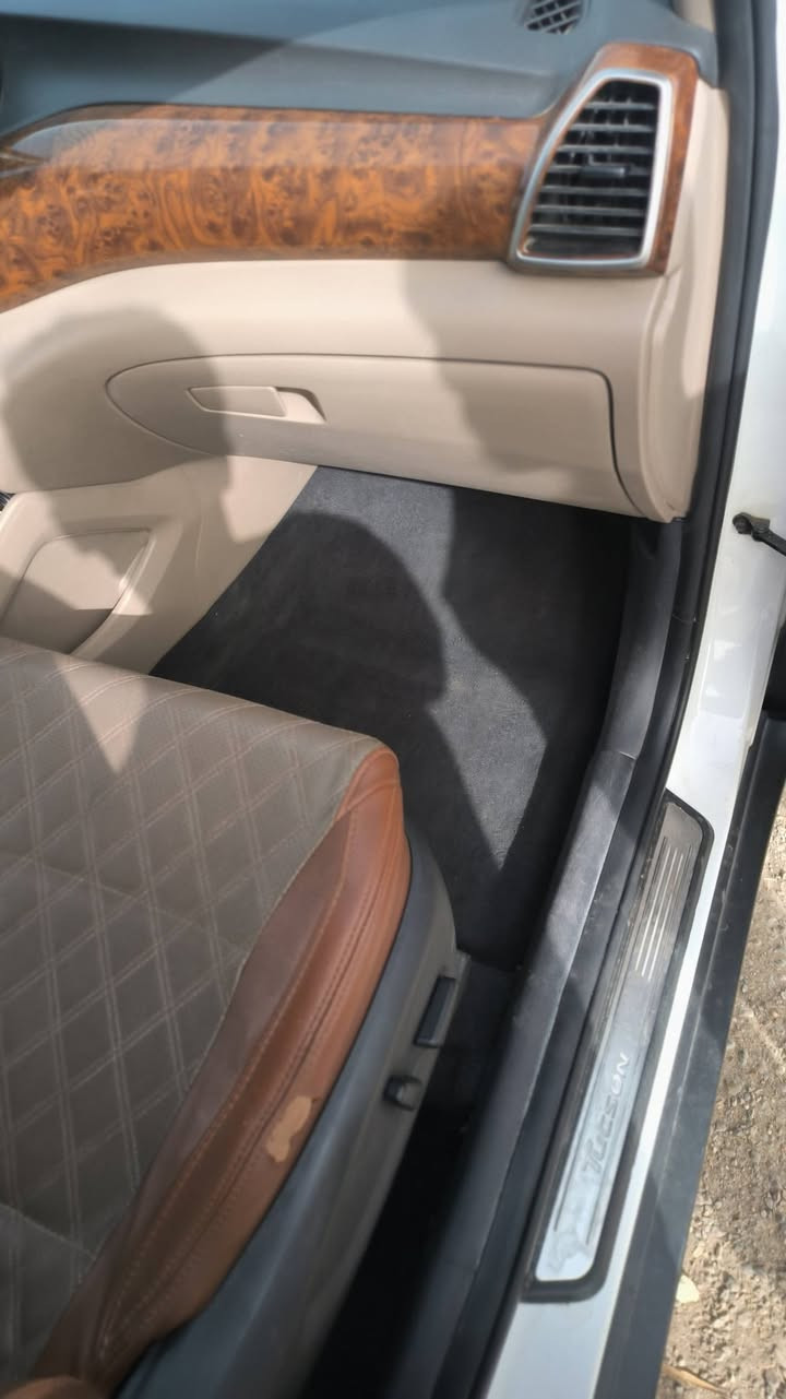 سلام عليكم  للبيع توسان 2020فول مواصفات مكفوله من صبغ بسمي هزه 2026 ماشيه 106الف ***********
