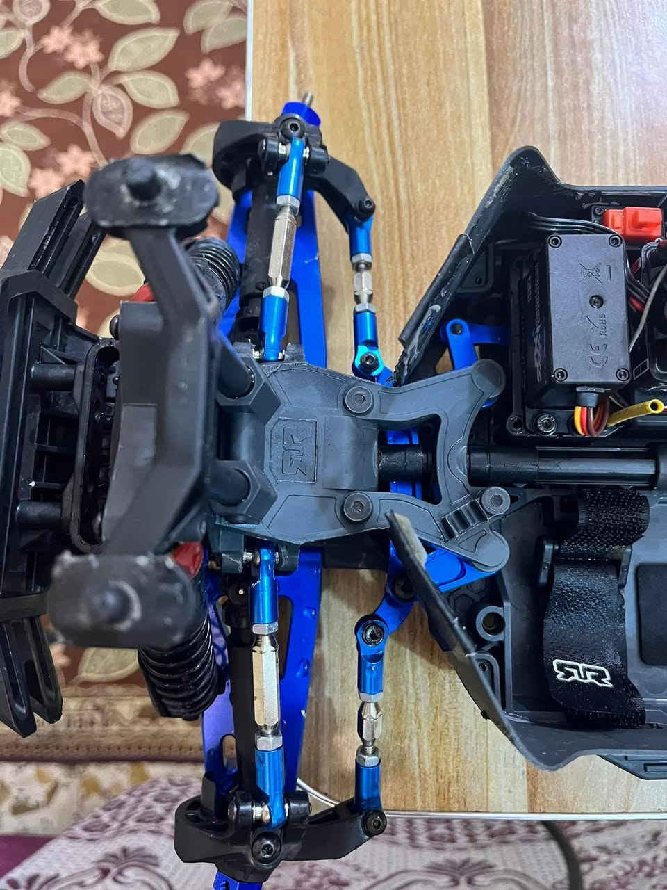 السلام عليكم 
ارما كرانيت 3s قياس 1:10 
عليها تزويد طبلات و اذرع و كير و اضافات مثل ما موضح بالصور 
 الريموت و الرسيفر محدثات dx3 
وياها ملحقات تخم تاير اضافي جديد و شاصي اضافي جديد و بطارية 3s و شاحنة سمارت dc 

للبيع او المراوس بسلاش التميت او ارما مهافي حصراً


**إذا كنت صاحب هذا الإعلان وتريد حذفه لأي سبب، رجاءا أرسل رسالة إلى الدعم الفني**