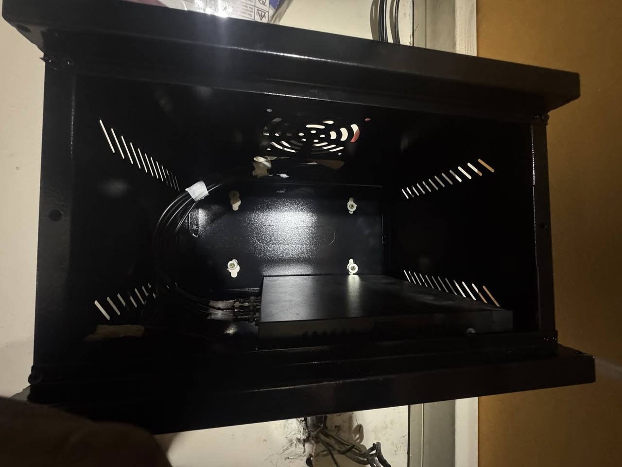 احمِ نفسك و احفظ حقك من خلال تركيب كاميرات المراقبة الذكية !
حافظ على منزلك, محلك, شركتك, عيادتك من خطر السرقة او المشاكل المفتعلة.
✅ نوفر كاميرات مراقبة من مختلف البراندات والنوعيات.
✅ خدمة صيانة و تنصيب الكاميرات.
✅ يوجد خدمة توصيل/ نقليات لجميع انحاء العراق.
للتواصل:
واتس اب: ***********

***********

مكتب العنكبوت 
العنوان:
بغداد/ الامين / شارع بيت بنيه / قرب دكتورة فريده 
#كاميرات #كاميرات_المراقبة #دهوا #هاكڤچن #اسوار #الطارق #فيشة_كاميرا #بوكس_كاميرا #بوري_كاميرا #dahua #Aswar #Hikvision #cvv #security_camera
