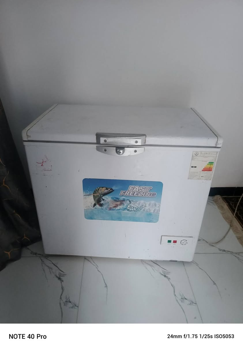 السلام عليكم مجمده البيع 10 قدم العشتار نضيفه  بس موطور يشتقل يفصل  ارايدها 75الف رقم***********
