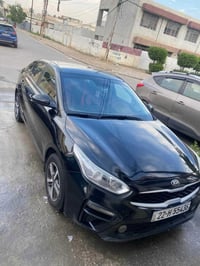 كيا سيراتو 2019 وارد خليجي محرك 1600 دوش  ماشية 139,000 كيلو رقم أربيل...