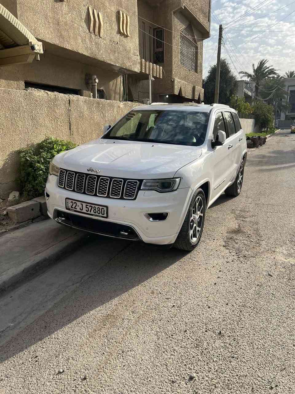 جيب اوفر لاند 2020 خليجي
فول مواصفات جكات بانوراما خزن ميموري و ترحيب
نضام صوت ودمام رادارات جانبيه وخلفيه  
فور ويل v6 مكاني بغداد الجديده 
السياره بيها صبغ صفحه اليمنه اثر ضربه شطح وتبديل بنيد التكمه واللغود والشواصي مكفوله السعر 238 وبيها مجال بسيط 
ماشيه 120 الف كيلو 
كير مكينه مكفول 
   ***********
