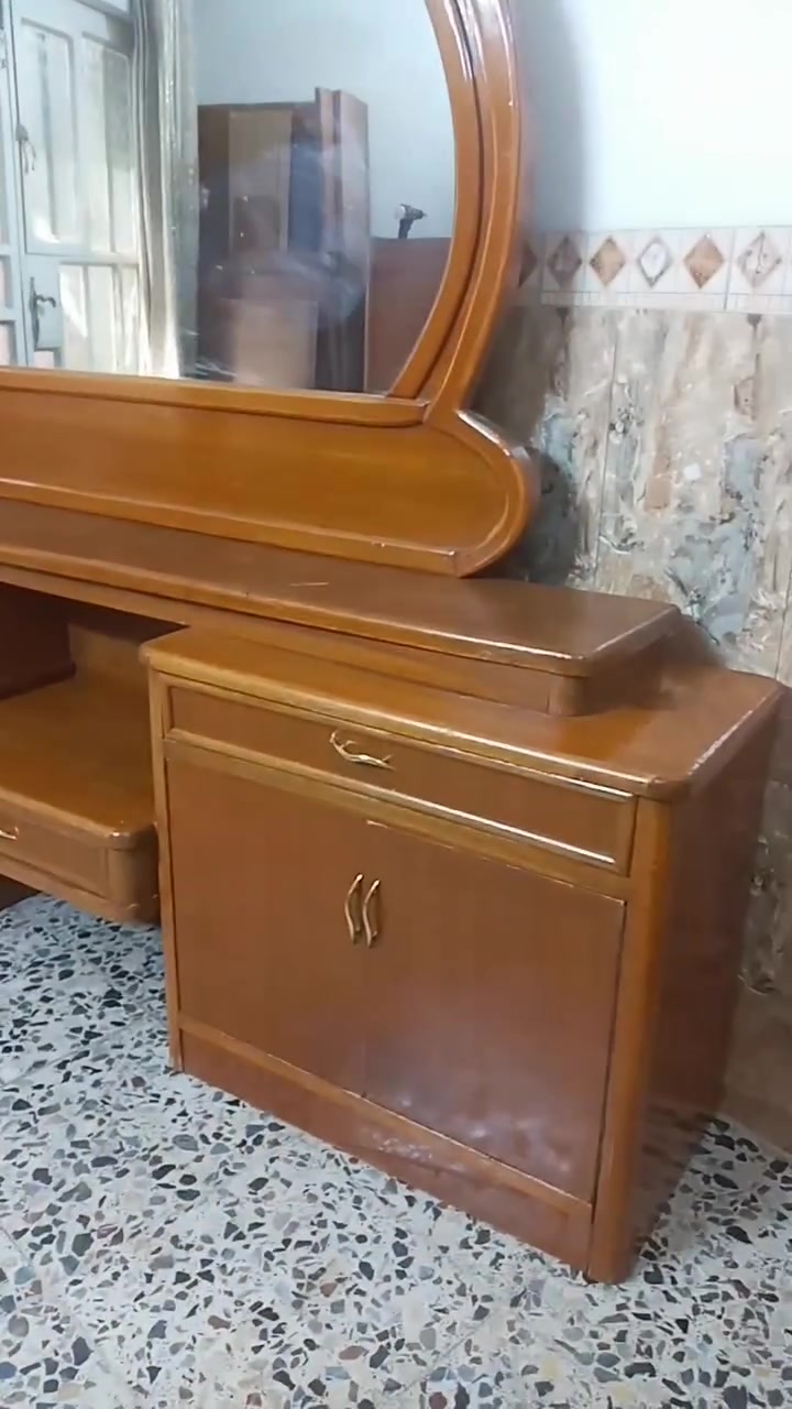 ميز تواليت صاج تزكام داخل وخارج مستعمل عرض مترين ارتفاع 80سم عمق40سم السعر 150 وبي مجال العنوان بغداد حي الإعلام سوق اميمه  حي الشباب نهايته الشارع فرع ماركت فريش موبايل عراقنا وتساب بي 
*********** 
***********
يوجد توصيل غير مجاني داخل بغداد فقط
