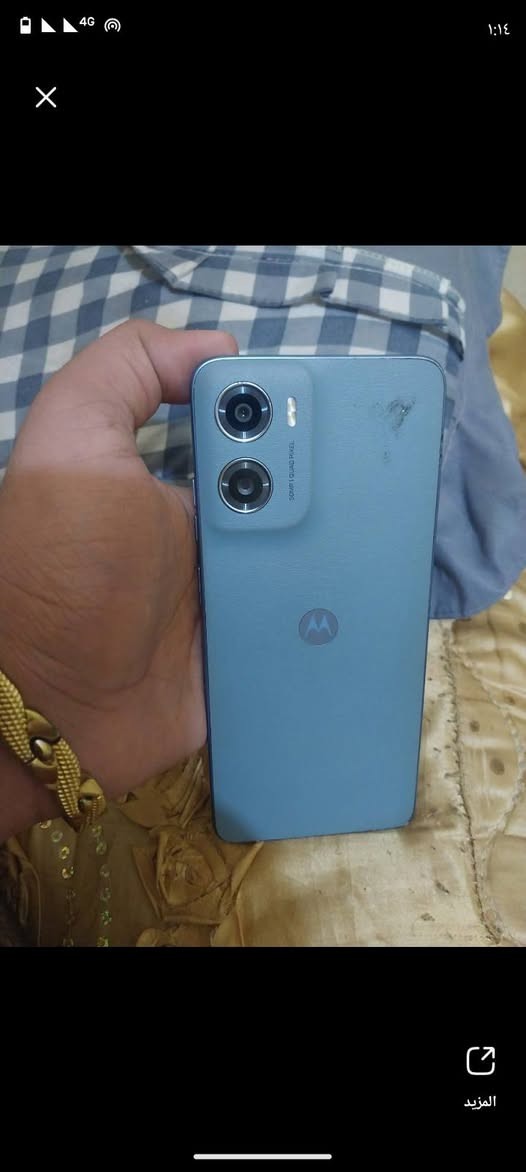 السلام عليكم شباب للبيع جهاز موتريلا ذاكره 64 جهاز نظيف حيل اخو الجديد استعمال شهر جهاز بي فقط هذه الفتحه اللي بالشاشه مقفول من التصليح والتبديل جهاز سلس باستخدام وصوت جدا عالي بصمه اصبع وبصمه وجه السعر 90 وبمجال قليل العنوان بغداد شارع الكفاح للاستفسار الاتصال ***********
