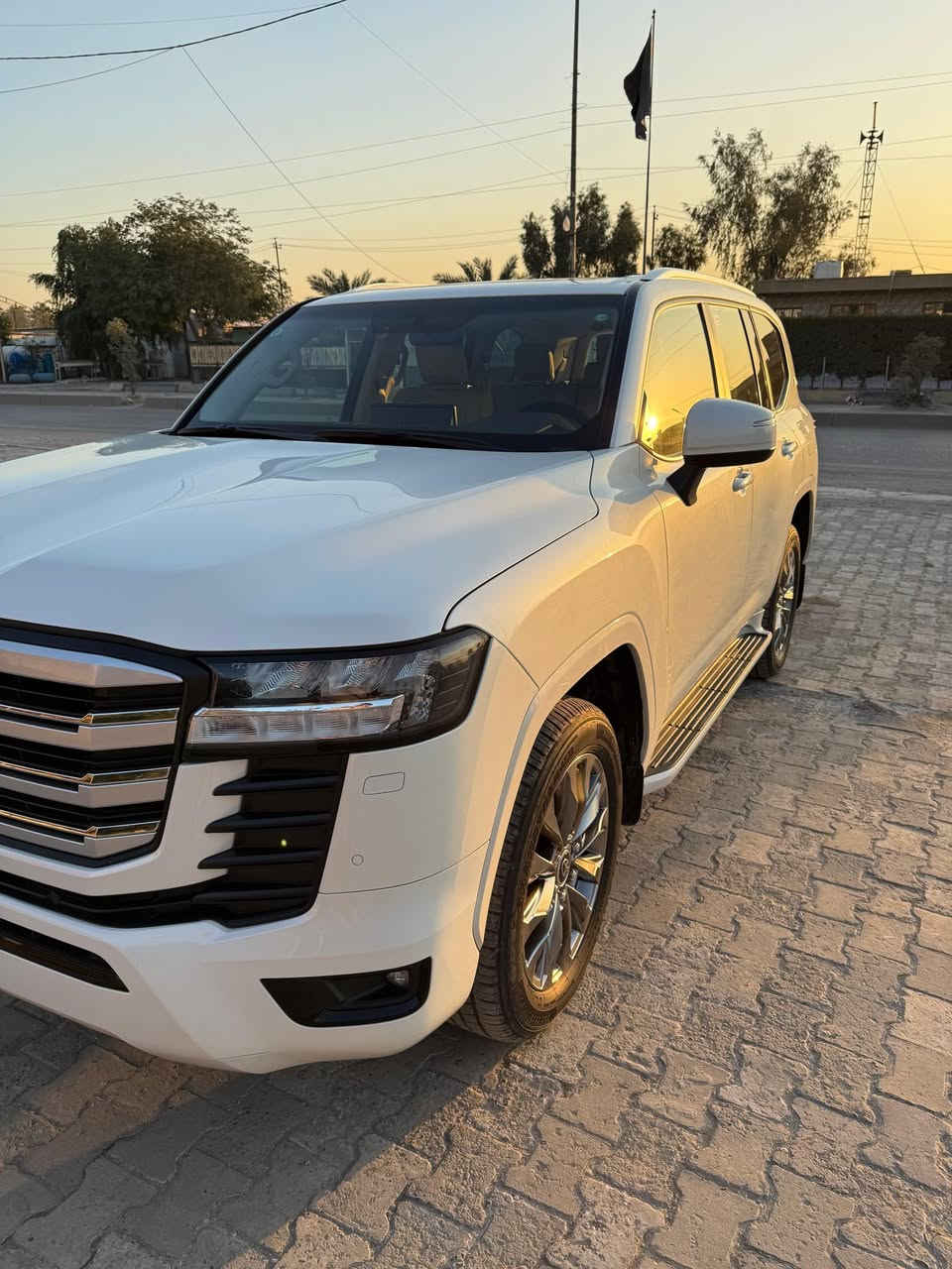 السلام عليكم ورحمه الله وبركاته ….
للبيع لاندكروز ٢٠٢٢ GXR SAS وكاله ساس محرك 4000 تنفس طبيعي 
ماشيه 20 الف حقيقي السياره جديده بمعنى الكلمه 
كفاله عامه من الزلغ والرصعه 
مواصفاتها موضحه بالصور ومعروفه
السعر 68 الف دولار
للاستفسار الاتصال 
***********
وشكراً
