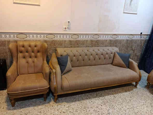 سلام عليكم تخم تركي عشره مقعد لمكان حي لعلام سعر ٧٠٠ وبي مجال ستفسار عله هاذه رقم ***********
