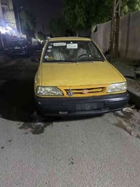 سايبة موديل2012سيارة بلادية كل شي مابدل بيه تبريد شغال لايت زنون سنتر ...