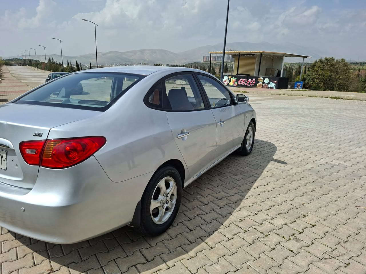 بسم الله رحمان الرحیم
ئاڤانتی مۆدیل ٢٠٠٩
بڕاوە بڕاوە
 هۆندا ئاڤانتی 
مەکینە ١٦ دکشن بەرزی مەرخوب 
کوشن جڵد کوشن هیتەر
تەبرید ساردو گەرم تەبرید لەمس
هەمو گیانی ئیش دەکات  بێتەقەو ڕەقە
٤ تایەی تازە ، یەک گڵۆپی ناو شاشە پێنیە
پێشو پشتی کەپس کەڤەر گۆڕاو بەشەرت
شوێن ڕانیە
0750 181 91 61
