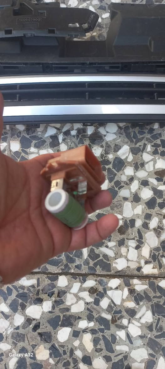 سلام عليكم مرختص اخويه مدير الكروب عندي غراض مال كي فور أمريكي اصلي *********** هذا رقم هاتف الحب يتصل واتساب هم موجود
