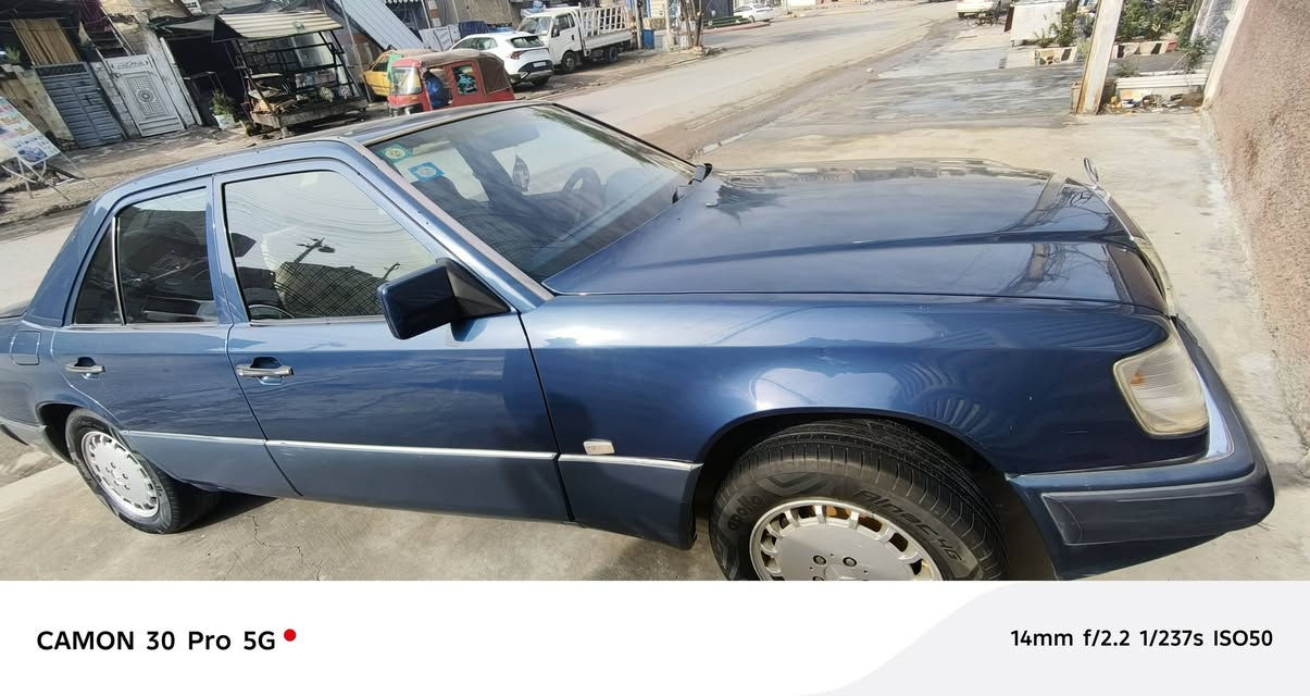 ‏مارسيدس  300 موديل 91  بغداد بسمي وارد  يابان ماشيه 136 الف حقيقي جديده جدا مال جناي السياره كلشي بيه على وضع شركه داخل مخمل كشنات امامي كهرباء موضح تفاصيلها بل صور  مكاني بغداد الشعب شارع الصحه السعر (120) $  اتصل ***********
