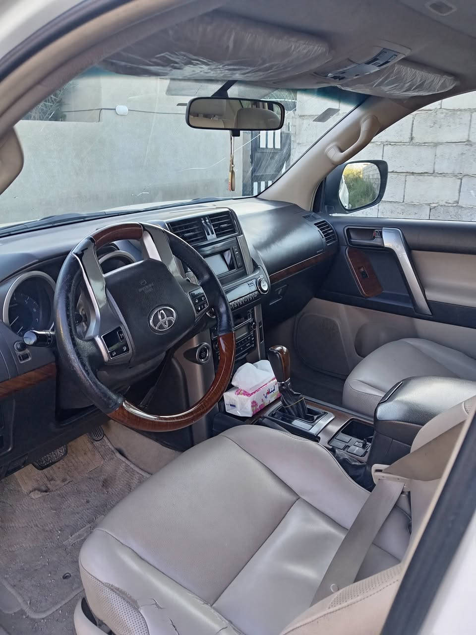 للبيع برادو 2012 مكفوله كفاله عامه ماشيه 145 بصمه  محرك 6V تخم تاير ياباني جديد هزه جديده سنويه جديده السياره شوفة العين ***********
