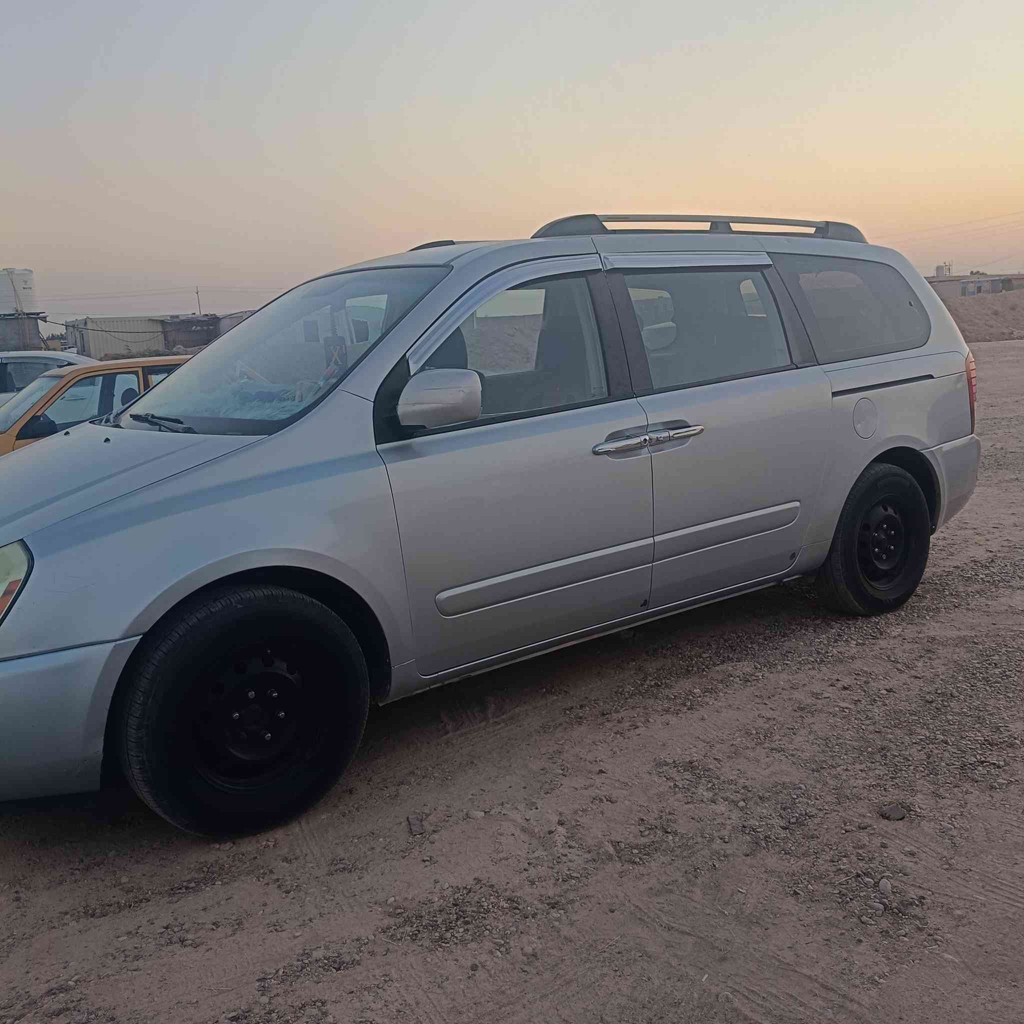 كرنفال سيدونه 2007 مقفوله المضربه عابره ومعجون بها حزام جماليه ماكينه حاويه شاده تونير حداديه توني مسويها تبريد باسمي بغداد 126 وبيها مجال للشراي ***********
