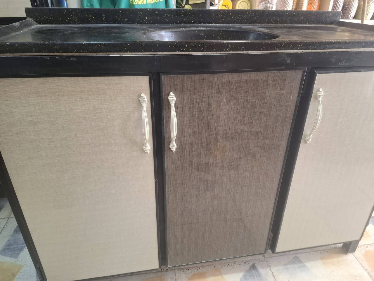 كاونترالمنيوم نضافته ١٠٠/١٠٠
السعر ٢٧٠


**إذا كنت صاحب هذا الإعلان وتريد حذفه لأي سبب، رجاءا أرسل رسالة إلى الدعم الفني**