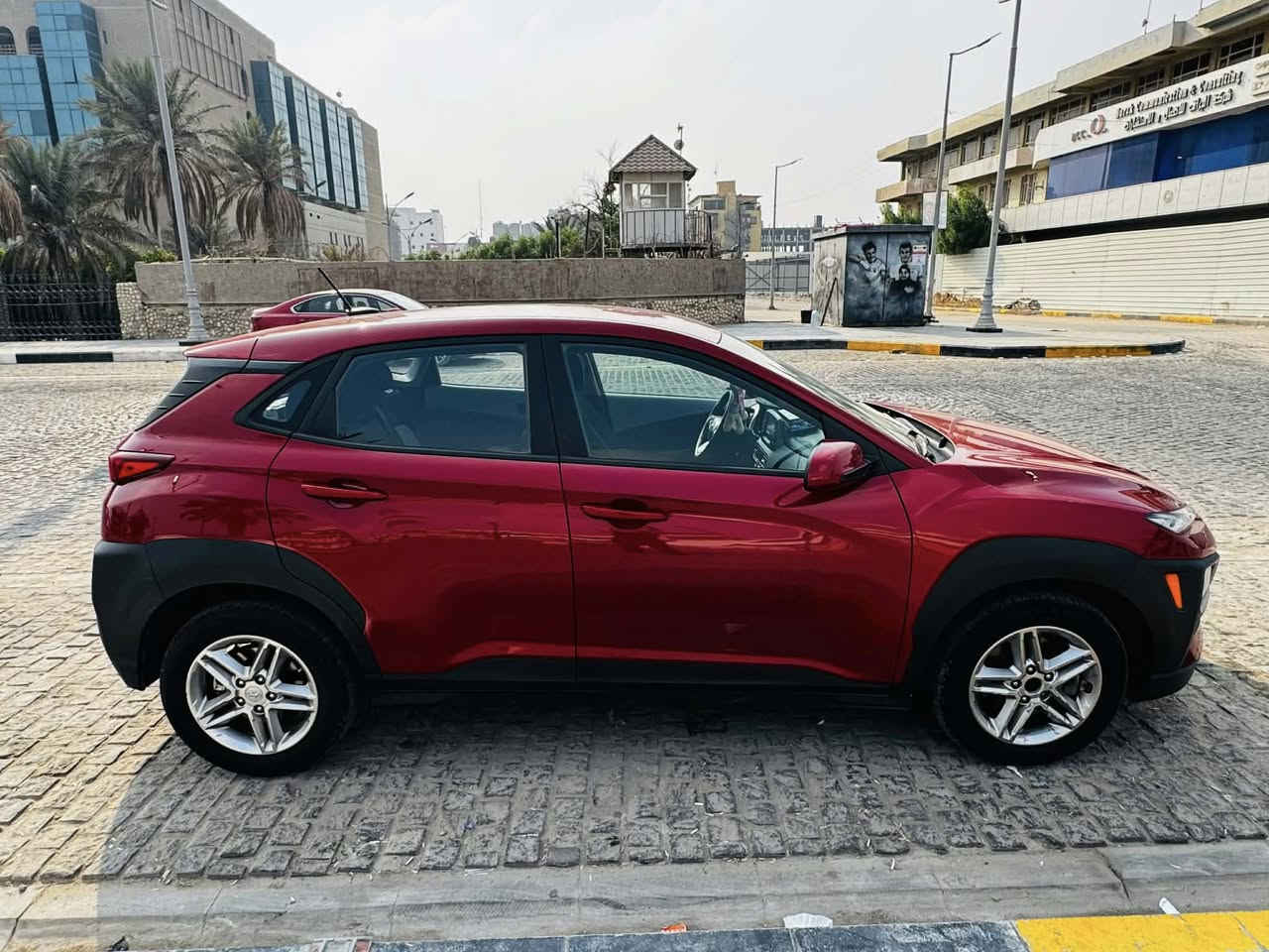 سلام عليكم 
كونا موديل ٢٠٢١ 
حادثها موضح بصور 
ماشيه ٦٠ الف 
مابيها اي نقص جاهزه من كل نواحي 
عنوان بغداد 
*********** 
سعر 135 $ قفل
