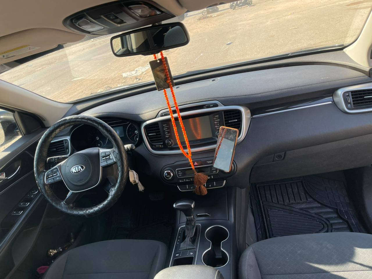 سورنتو 2019
نيلي ✅

حادثها 

جنطه صندوك مبدل 

وطخه بلجاملغ عكس السايق 

بغداد 

***********
