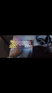 در كسون V9 اخو جديد ستعمال قليل كامل ملحقاته ضمان شهر فقط فقط فقط كرتونه ماكو سعره 125 الف قفله رقم***********
