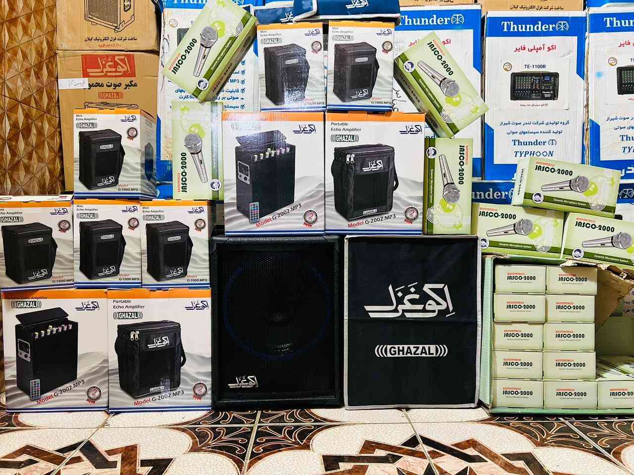 اللهم صل على محمد وآل محمد..جميع المكاسر والسماعات واجهزة الشحن لدى معرض خضير ابوعباس..القرنه سوق بدر..***********
