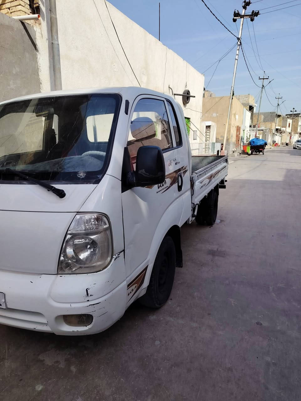 سلام عليكم ورحمة الله وبركاته كيه حمل للبيع موديل 2012 رقم واسط نكليزي  سنويه ل 30     تحويل مباشر تخم تاير جديد السياره جديده معنه الكلام  دوشمه جديده مكفوله لا ضربه ولا صبغ ما اجاوب خاص اتصل وتدلل السعر 95 مكاني واسط نعمانيه *********** مصفره ضريبه وغرمات 👍
