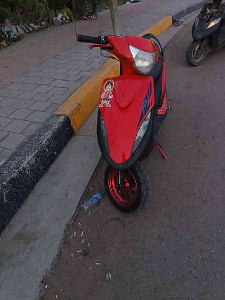 السلام عليكم  ماكس عدله للبيع او مراوس دراجه نضيفه مال بيت ما مفتوحه محرك نواقص الدراجه بريك الامامي وسلف شخاطه سعر 600 وبيه مجال مكاني الشعب رقم التليفون ***********
