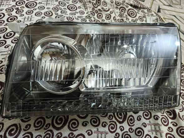 سلام عليكم للبيع لايتات راس الثور فلات ابو عيون 👀 كامل هوه ومحولاته  شرط زيروو مال تفصيخ مبدل جام جديد ***********
