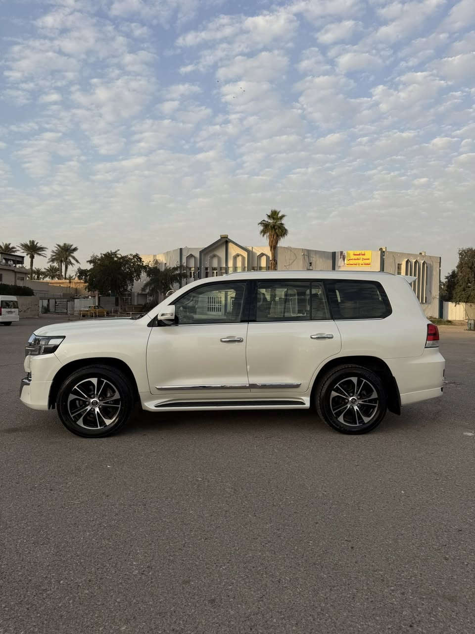 سلام  عليكم 
للبيع لاندكروز VXR   V6 

موديل 2021 بحريني كراند تورنك

ماشيه 65 كم سياره كلش جديده مال جناي من الزيرو على ايد وحده 

رقم بغداد باسمي شرط التحويل 

مكفوله كفاله عامه عدا شخط في مقدمه البوند
 عنوان بغداد 
سعر اتصل وتدلل

***********
