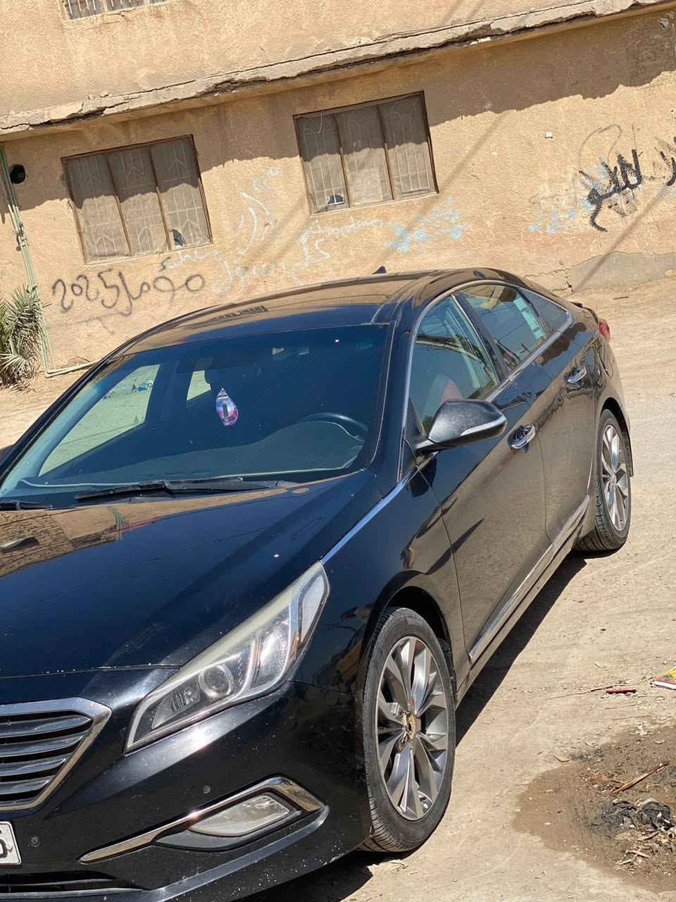 سلام عليكم سوناته 2015 رقم سليمانيه فول موصفات مكفوله ما عده بارد بل باب الخلفي فتحه وبني رامه ساي بريك بصمه السياره بصمه برده خلفيه ورا وبرده بلادي  جانبيه حساس أمامي خلفي رادار مري نقطه عمياه  السعر 135 عنواني الدوانيه مركز رقمي ***********
