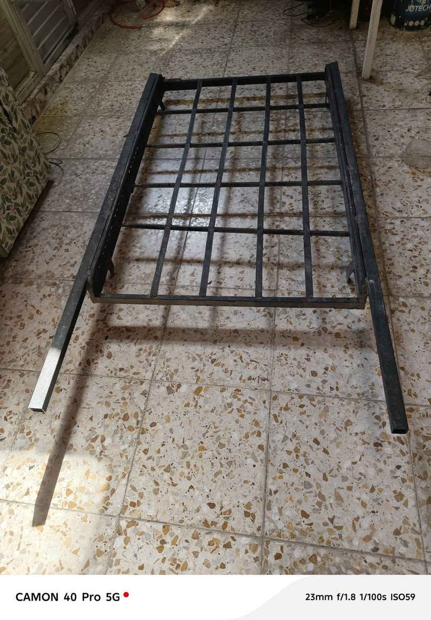 باب جهة يمين خلفي  للبيع مال اوبل اوميگا استيشن أبلادي كامل جيب وشد مع مكينه الجام وسعره ٣٥ الف وسيبايه سعره ٥٠ الف  مكاني بغداد الشعب    ***********
