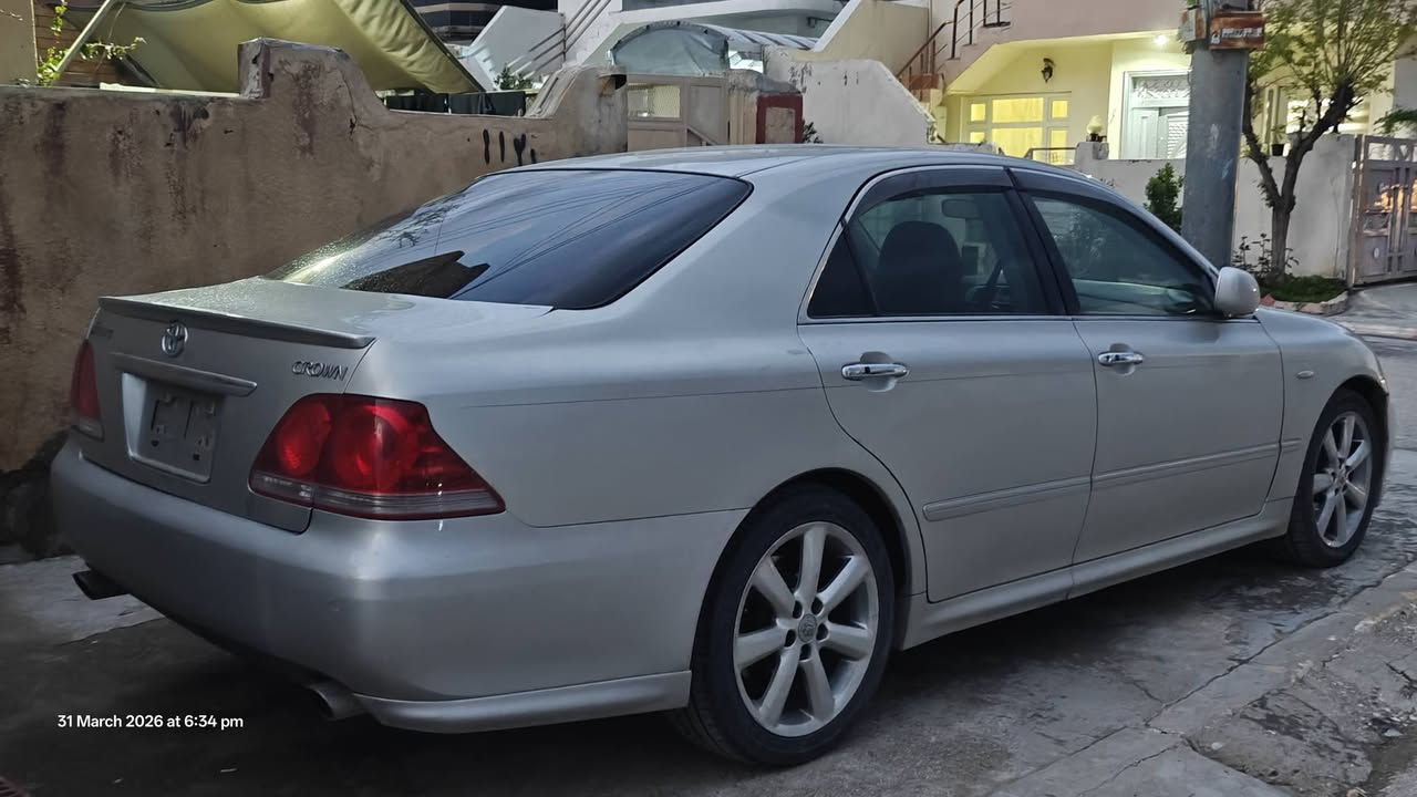 سه ره تا به ناوی خوا
له سه ر ایزنی ئه دمینی به ریز
شاهینه موس موس182
2005
جلدو هیته ر
3دوگمه
کوشن کاره با
جامی هه لگیراوه
یه ک پارجه بویاخ
سه قفی وه ک شوشه یه
لایت ناوجه ی کویر
بی ده عمو لیداروی بی جال
جوار تایه و ویلی دنگه لوک
که فه ر گوراو شانسی به شه ره ت 
بریک و ساردو گه رم مه زبوت
تکایه گه ر مشته ری نیت سه ری خوتو منیش مه یه شینه له گه ل ریزم
***********
