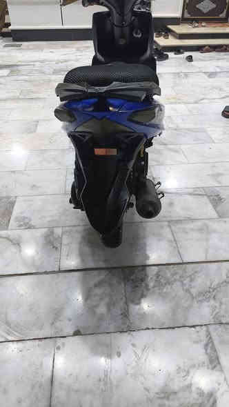 للبيع سعره ٣٠٠ مكان رمادي حي ملعب ***********
