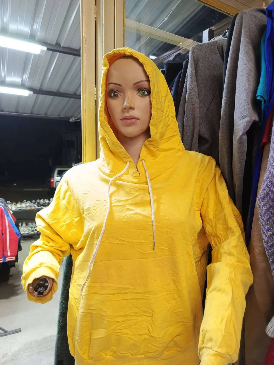 توفر هوديات نسائي باله اصلي بمحل ابو محمد 
العنوان حي الخضراء مقابل جسر الشهيد ابو بكر السامرائي 
للحجز والاستفسار:***********
