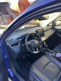 كورلا كروس وارد أمريكي واحد على واحد فول   بنزين XLE_AWD فور ويل  نقطه...