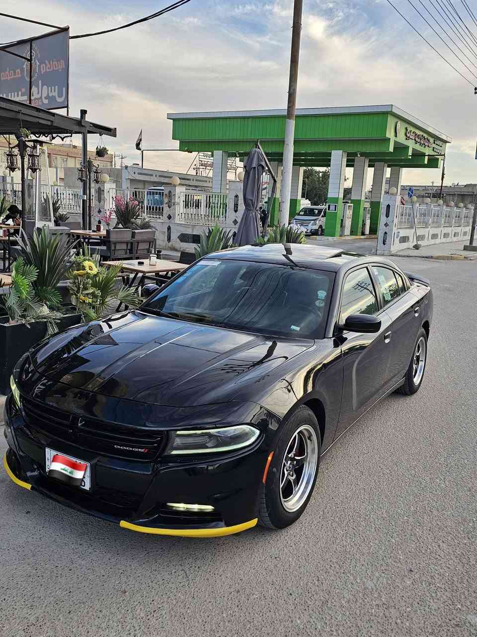 *سلام وعليكم من رخصت الأدمن*
للبيع دوج جارجر ( SXT / PLSبلص)موديل (20 أصل) ستوك وراد كندي فول مواصفات فتحه سقف لون أسود لامع رقم بغداد دولي مشروع وطني بأسمي تحويل مباشر بأسم المشتري بدون أيرباك سيارة ضررها سطحي بدون دواخل وأيرباك حافة تكمه رشه وجاملغ امامي وبنيد اصلي مبدل ولباقي كفاله عامه .جاهزة ع أخير حباية
*المواصفات*
١/محرك 3600/V6 مكفول تو ويل يعني دفع خلفي
٢/كير طيارة 8 نمر كفاله
٣/فتحه سقف 
٤/كامرة خلفية دوراة
٥/كشنات تحكم جلد تدفئة تبريد
٦/فانات خليجي دبل مروحه
٧/تدفئة تبريد كله شغال
٨/شاشة كبيرة تحكم ستيراً
٩/ويل ويلد مع تخم تاير وحساسات
١٠/منضومه زنون كاملة
١١/حدادة وأدامة كاملة ع سيارة وماء زيتي
سيارة فول ومعروفه مواصفاته مال بيت كلش جديدة وجاهزة ان شالله بيع فقط بدون مراوس عنواني البصرة رقمي(***********)
السعر (222)جوة سوك وبيه مجال للشراي وبالخدمة ان شالله علماً ان صور بتاريخ اليوم .
