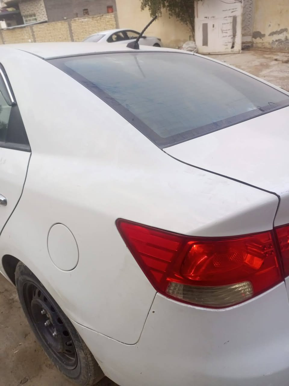 مكلف بنشر سيراتوا مديل 13 اربيل فول بصمه فتحه تحكمات ستيرن  عليها غرامه 600 الف السيارة بيها ضربة جوملغات وشفة البنيد معدله ع بارد تفاصيل يم صاحب السيارة السعر 75 وبيها مجال اتصل وتدلل ***********
